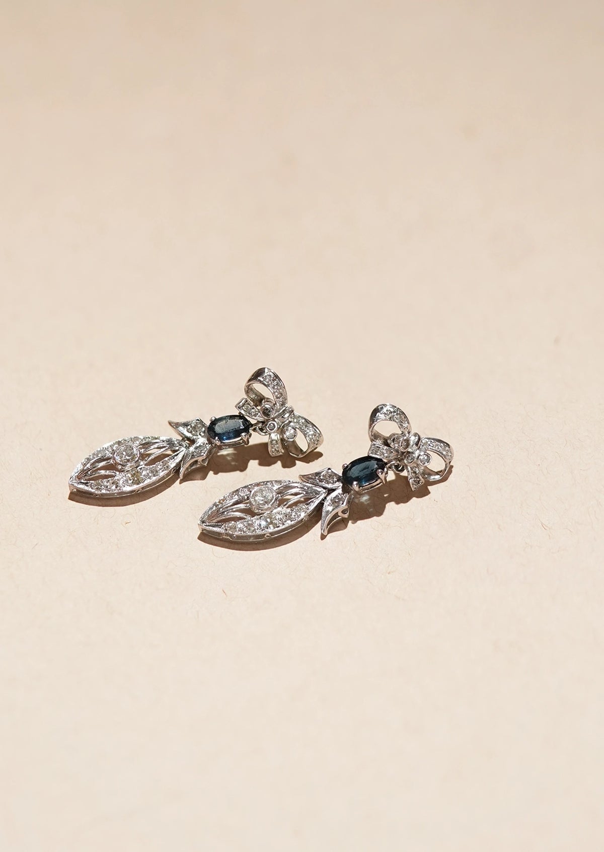 Noir Bow Earrings