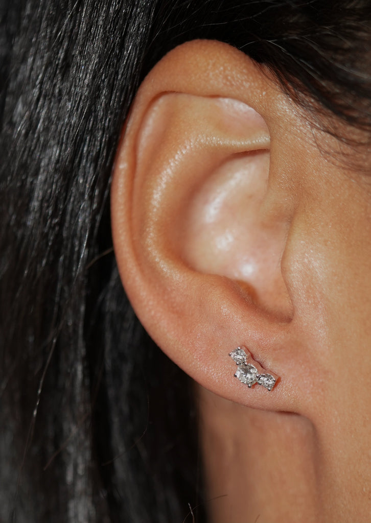 Luxe Open Curve 3 Diamond Threaded Flat Back Earring